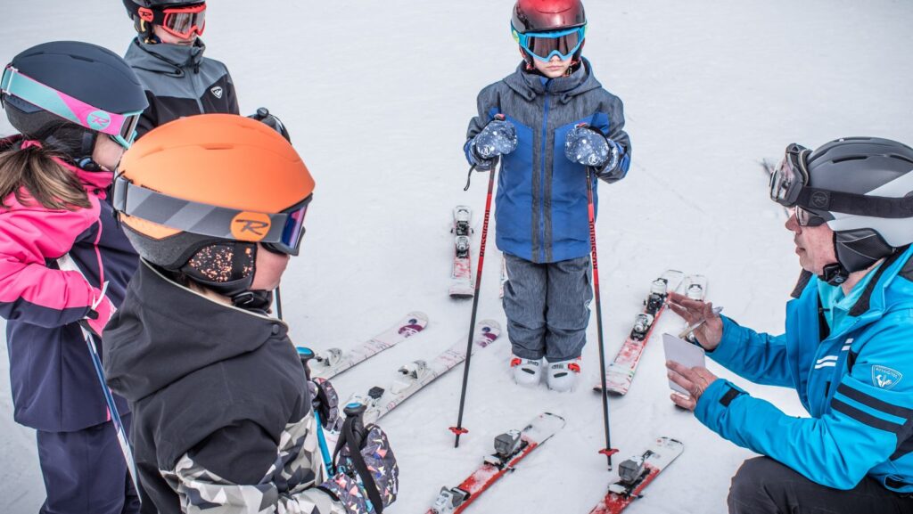lekcia lyžovania s deťmi