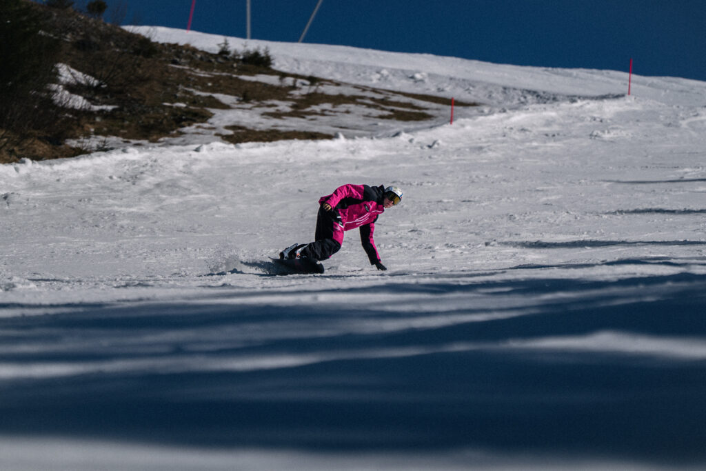 snowboardovanie na svahu